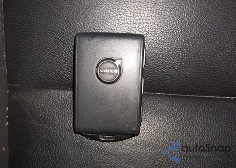 2019 Volvo S60 T6 Momentum z USA, uszkodzony, nr VIN 7JRA22TK0KG017352